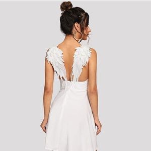 V neck ángel wings mini dress